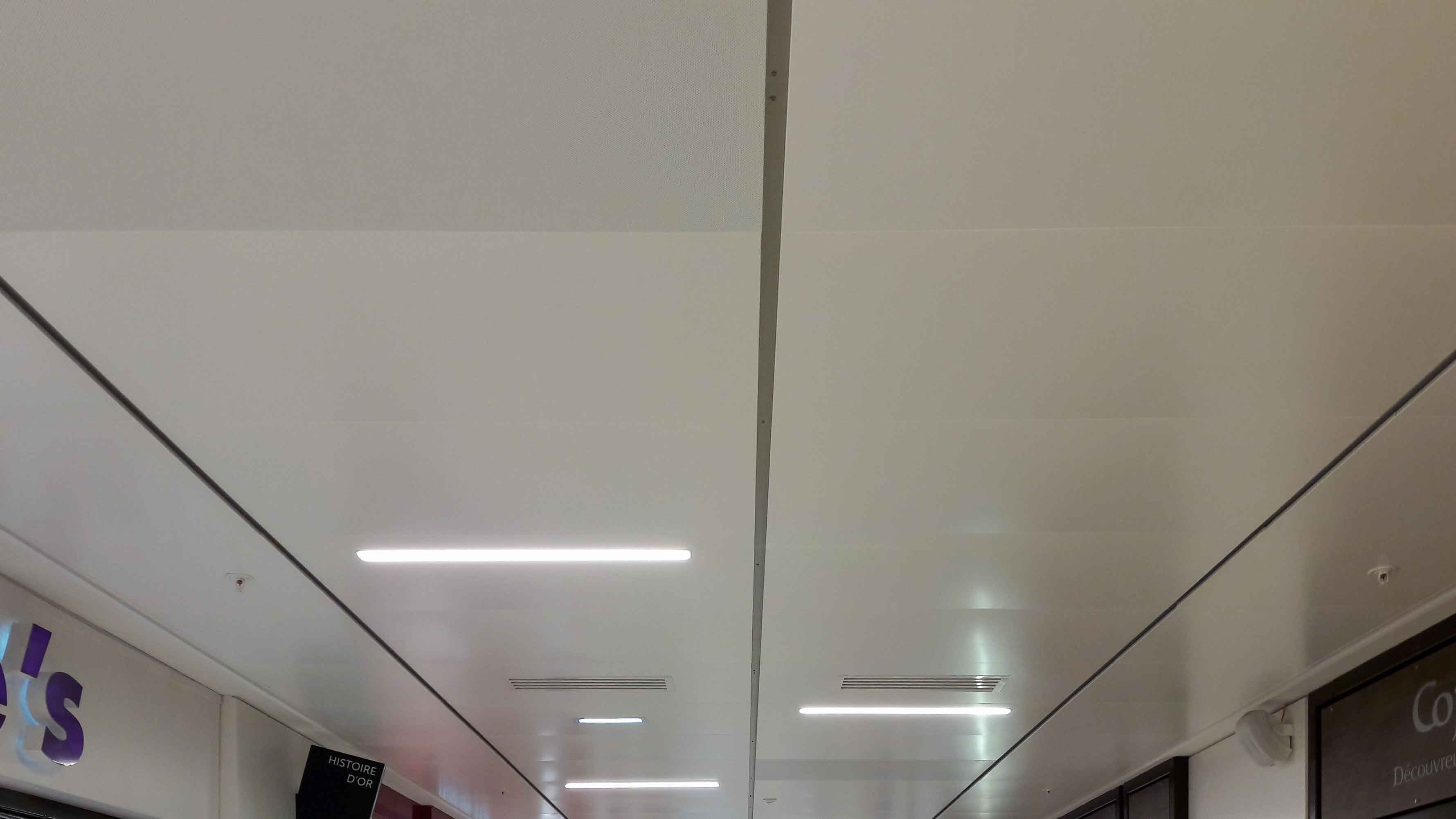 Cc Colombia Rennes Zoom Plafond Suspendu Hall Interieur