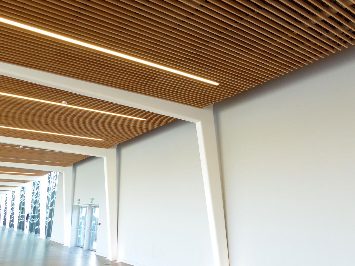 Langlois Sobreti Idf Porte Expo Hall Plafond Bois Laudescher Lauder Linea Insertion Luminaire