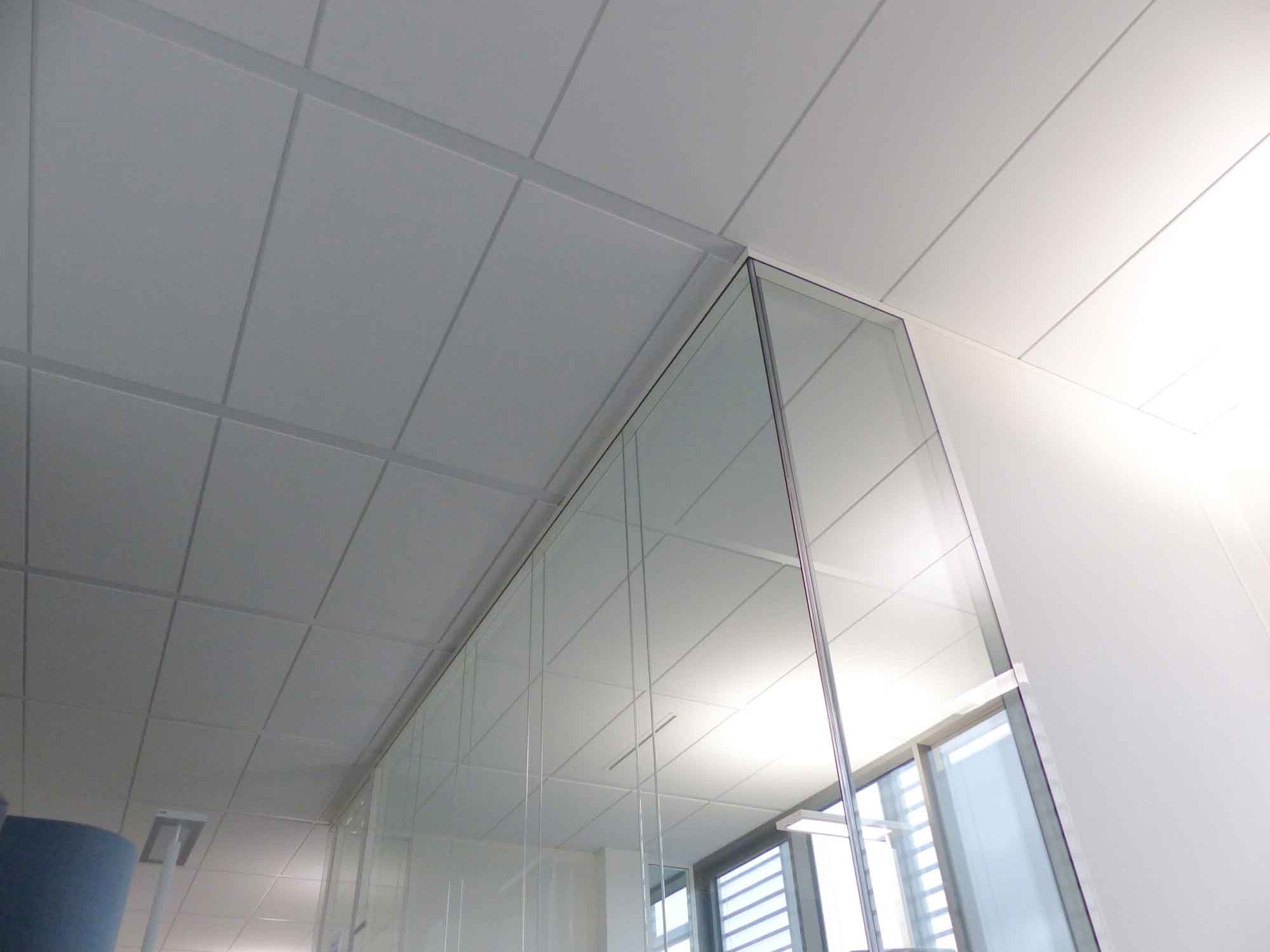 Langlois Sobreti Rennes Roullier St Malo Amenagement Siege Cloison Modulaire Vitree Transparence